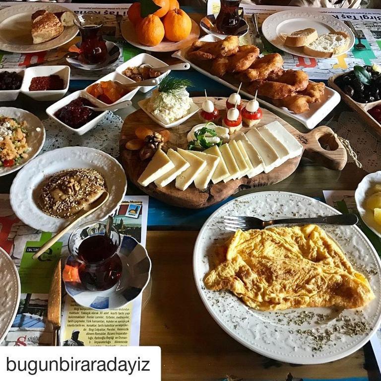 Birgi Hotel Saliha hanim Tas Konak