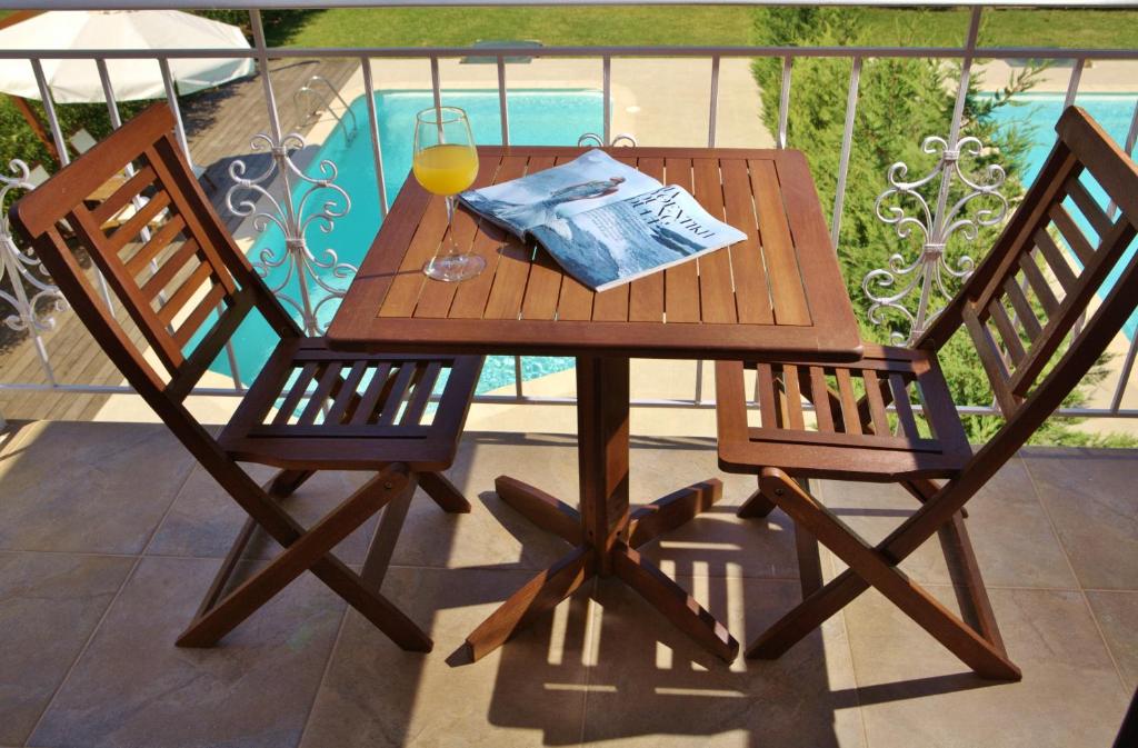 The swimming pool at or close to Il Viaggio Verde