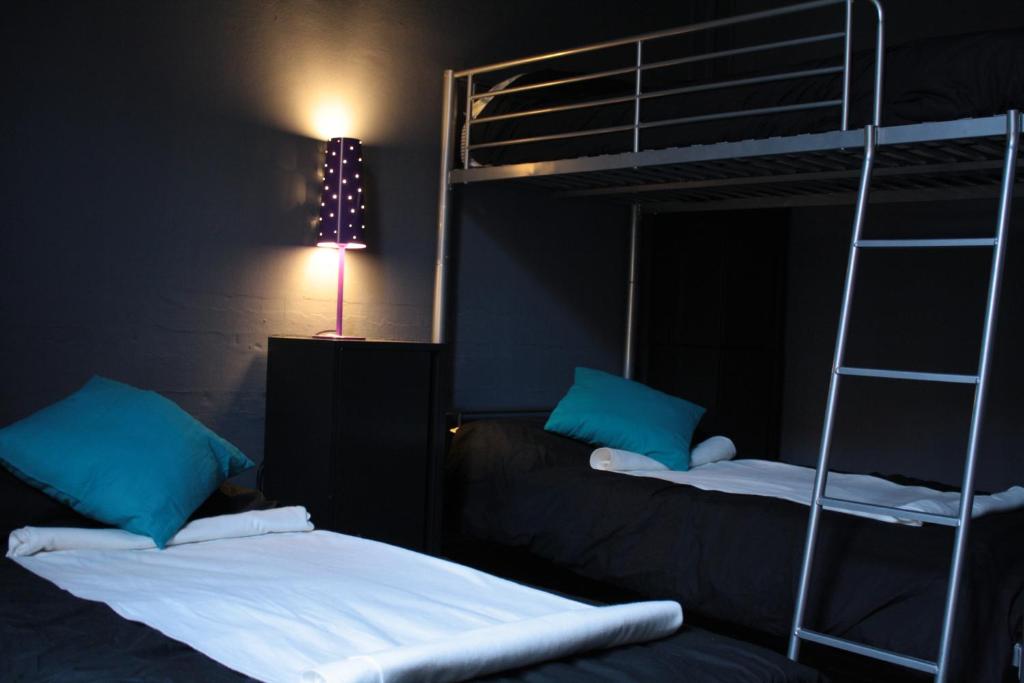 Postel nebo postele na pokoji v ubytování Bed & Art Barcelona
