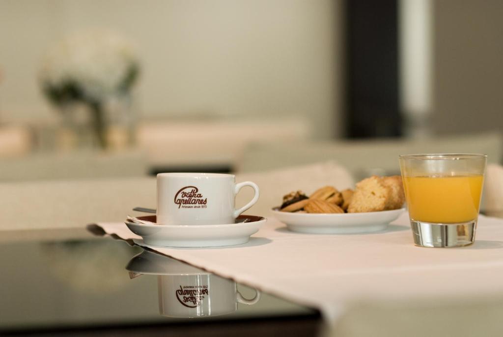 Suites Viena Plaza de España - Resim 21