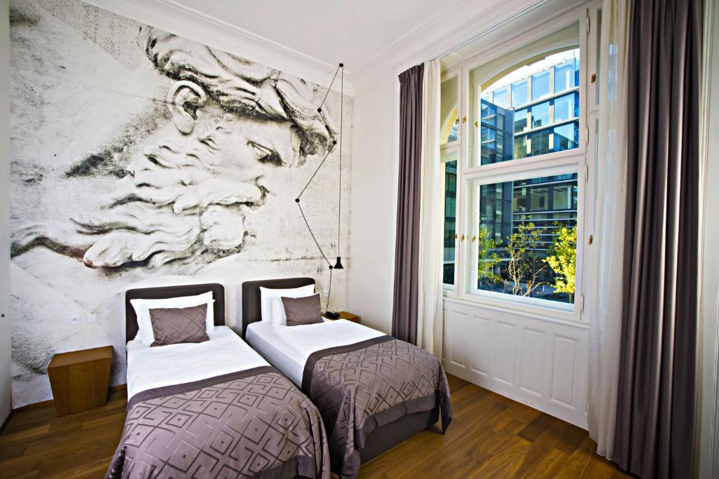 Hotel Golden Crown - Resim 35