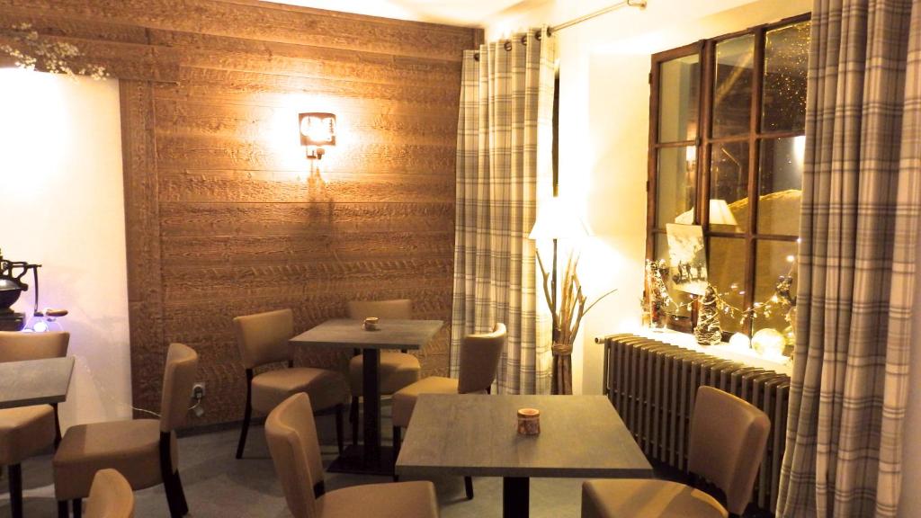 Posezení v ubytování Hôtel Viallet