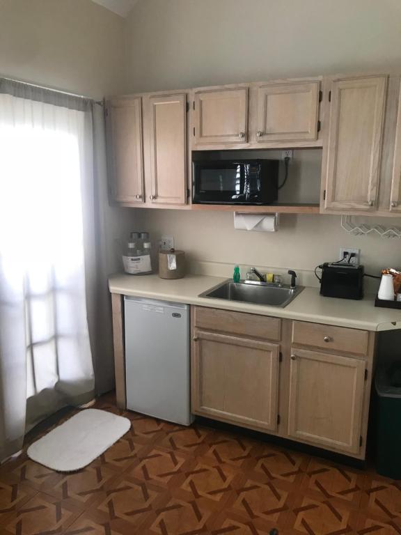 Cucina o angolo cottura di New Orleans House - Gay Male Adult Guesthouse