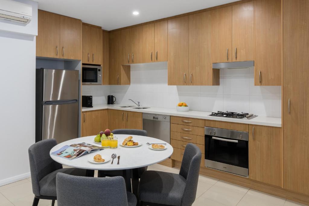 Meriton Suites Waterloo - Resim 19