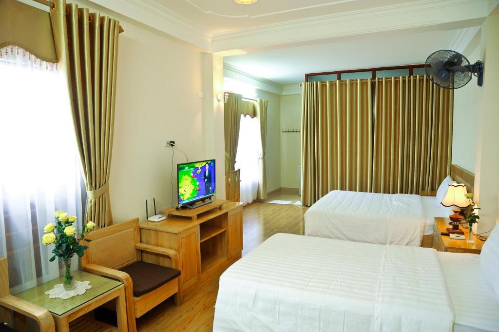 Hoang Giang Homestay - Triple Habitación Con Balcón