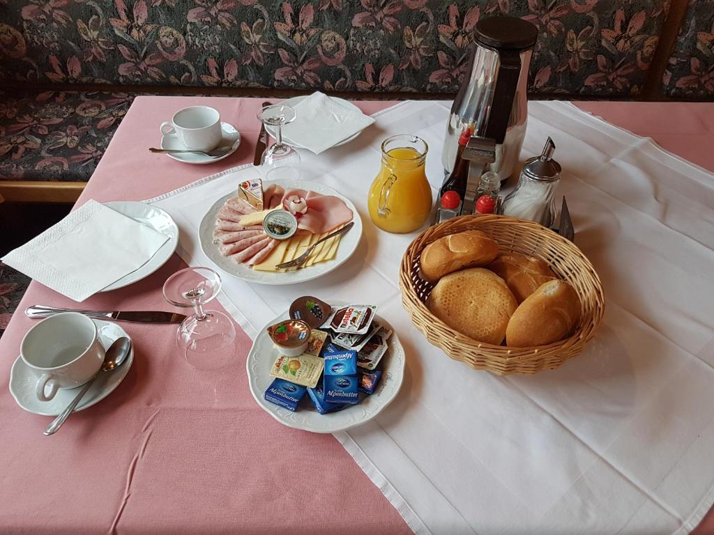 Jídlo v aparthotelu nebo okolí
