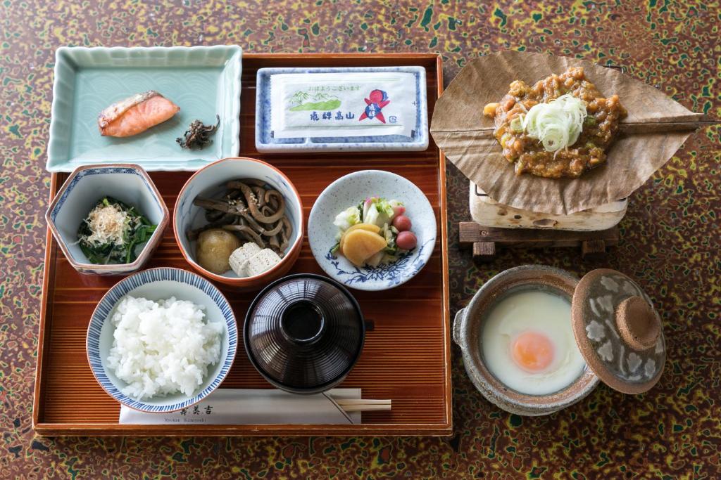 Menjar al ryokan o a prop