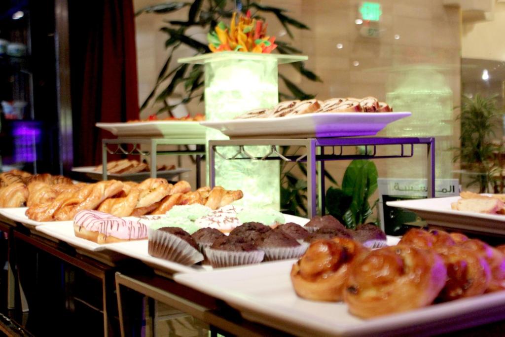 Makanan di atau berdekatan hotel
