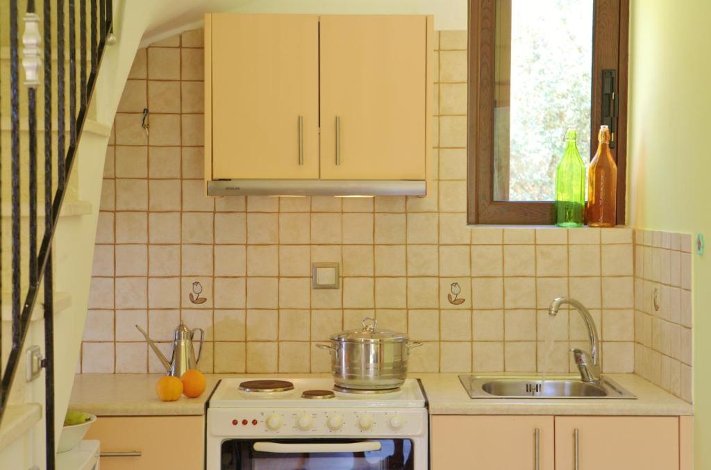 A kitchen or kitchenette at Il Viaggio Verde