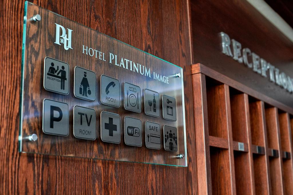 Certifikát, hodnocení, plakát nebo jiný dokument vystavený v ubytování Platinum Image Hotel