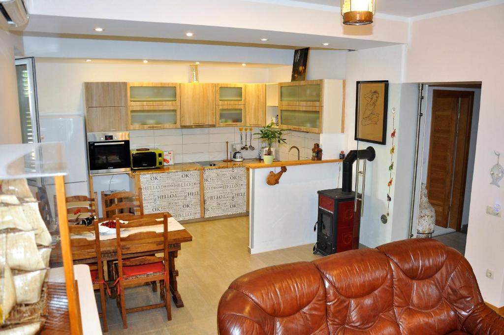 Kuchyňa alebo kuchynka v ubytovaní Marta Sea Residence