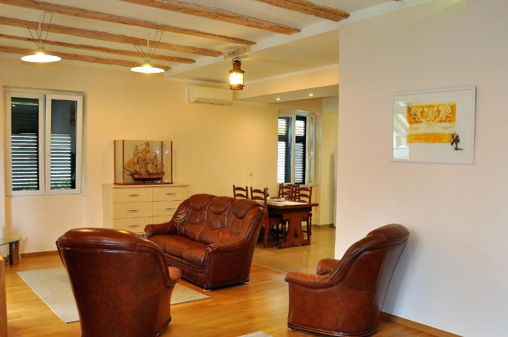 Posedenie v ubytovaní Marta Sea Residence