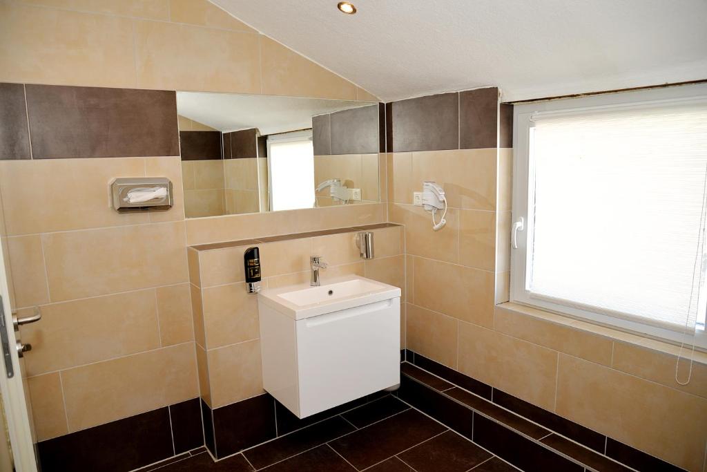 Hotel Neugrabener Hof - Resim 8