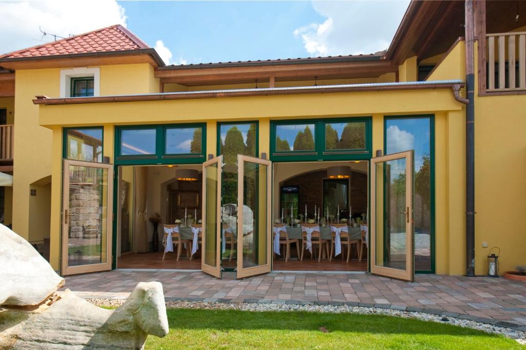 Budova, kde se hotel nachází
