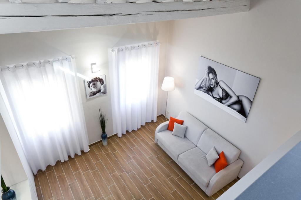 Posedenie v ubytovaní Macci