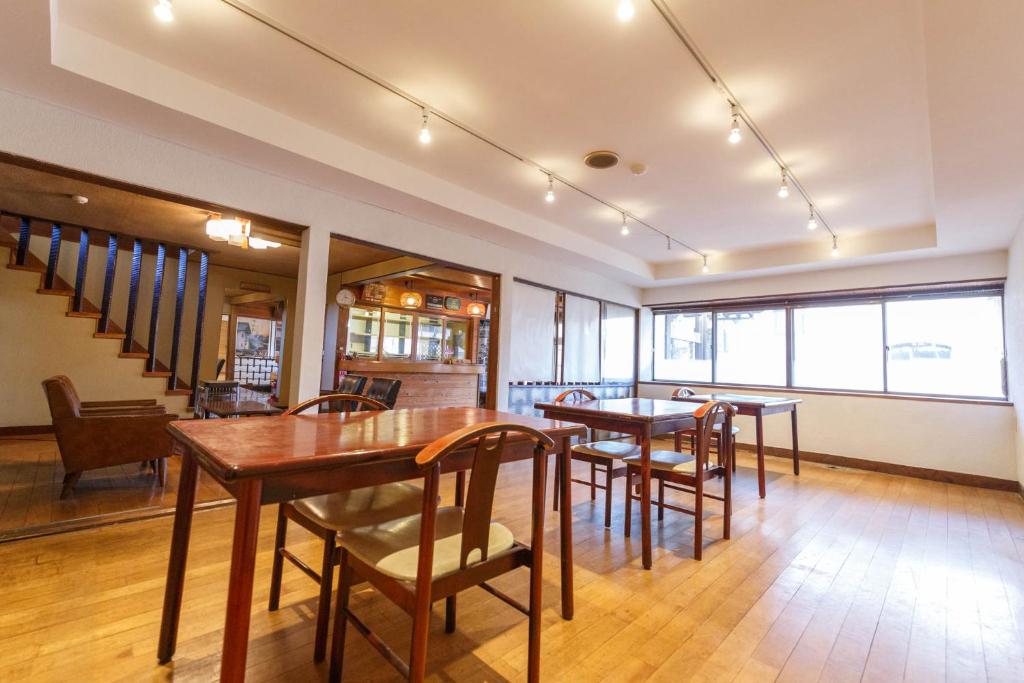 Posezení v ubytování 柏屋旅館＜シェアハウス&ゲストハウス＞