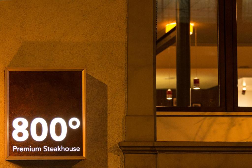Certificato, attestato, insegna o altro documento esposto da easyHotel Basel - self service and self check-in
