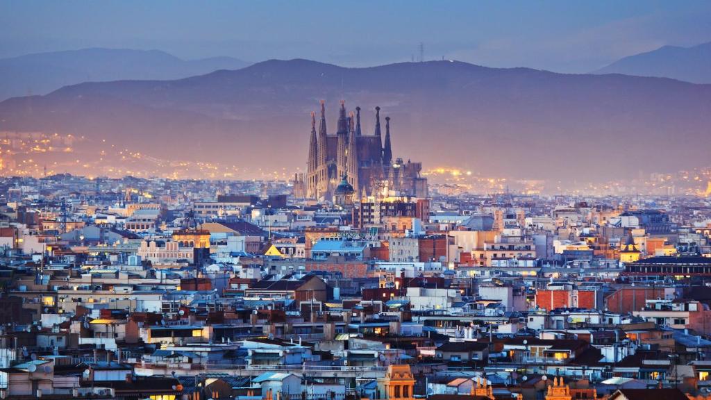Hola Hostal Eixample, Barcelona – Updated 2023 Prices