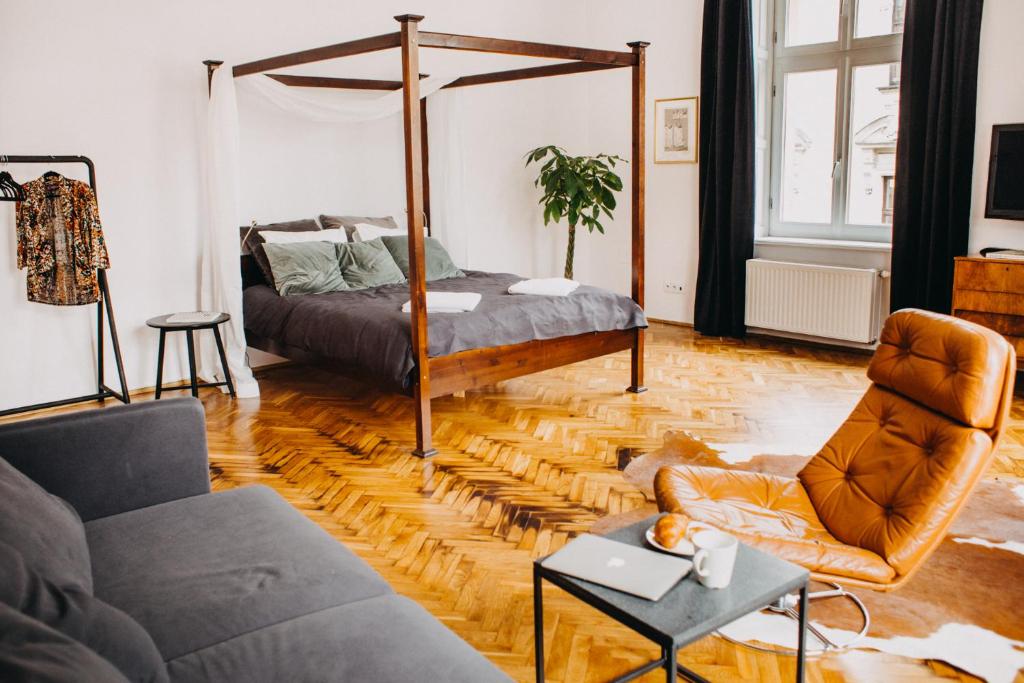 Michałowskiego 11 - Apartment