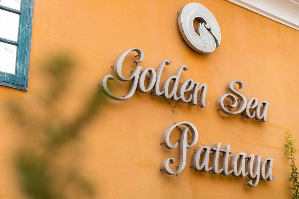 Golden Sea Pattaya - SHA Extra Plusに飾ってある許可証、賞状、看板またはその他の書類
