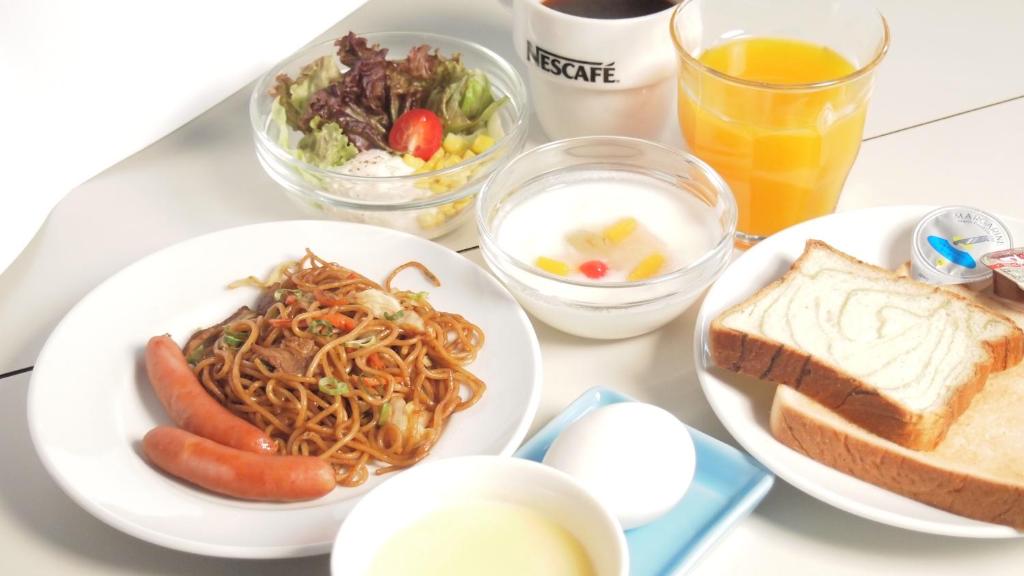 ホテルの敷地内または近くでの食事または食べ物