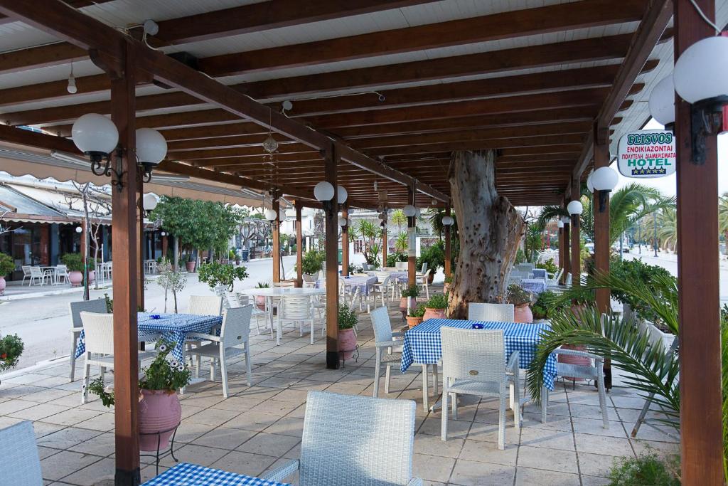 Restaurace v ubytování Flisvos Rooms