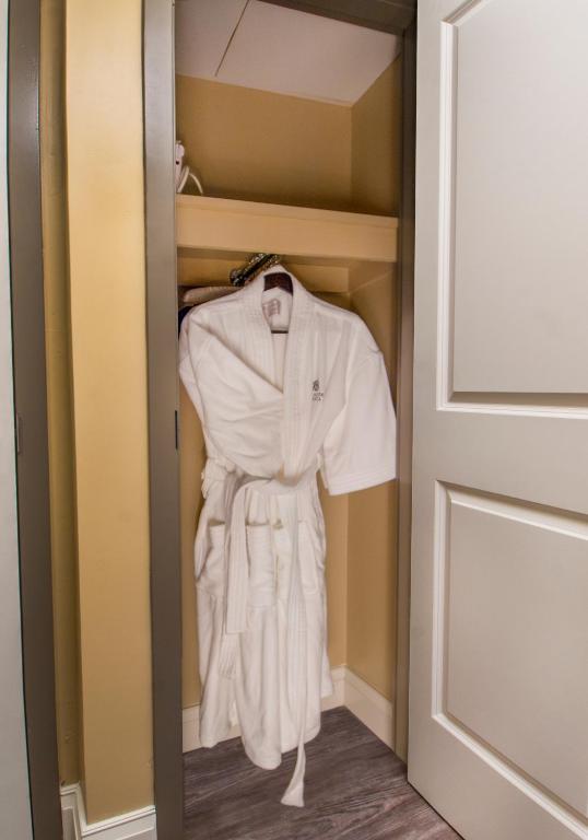 Hotel Ithaca - Chambre Queen Avec Deux Lits Queen