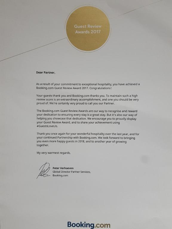 Certifikát, hodnocení, plakát nebo jiný dokument vystavený v ubytování Amiran's Lake