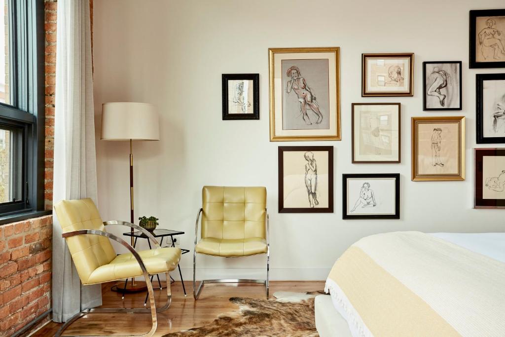 The Publishing House Bed and Breakfast - Habitación De Carmen