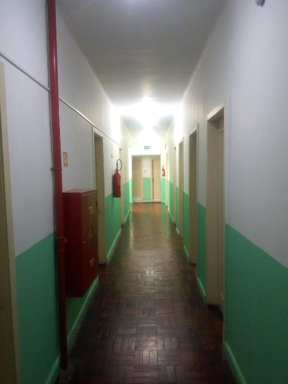  Laron Hotel