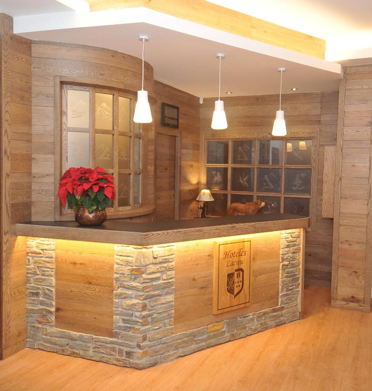 Fotografie z fotogalerie ubytování Hotel Lacreu v destinaci Salardú