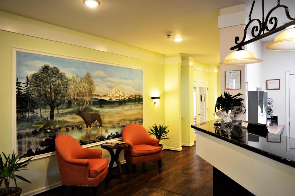 Kuchyň nebo kuchyňský kout v ubytování GuestHouse Inn Enumclaw