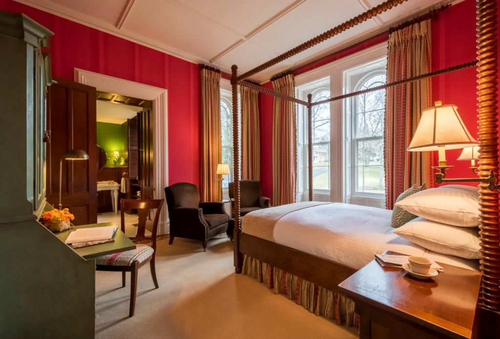 Inns of Aurora Resort & Spa - Salle Queen - E.B Morgan House