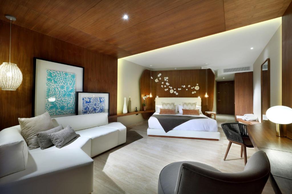 TRS Coral Hotel - Adults Only - All Inclusive - ジュニアスイートが泳ぎます
