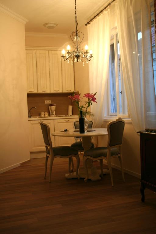 Banica Apartments & Rooms - 8