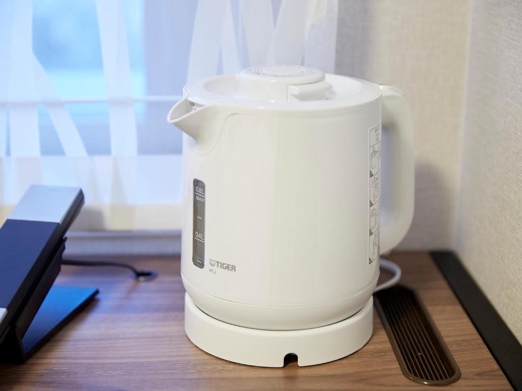 Příslušenství pro přípravu čaje a kávy v ubytování Hearton Hotel Shinsaibashi Nagahoridouri