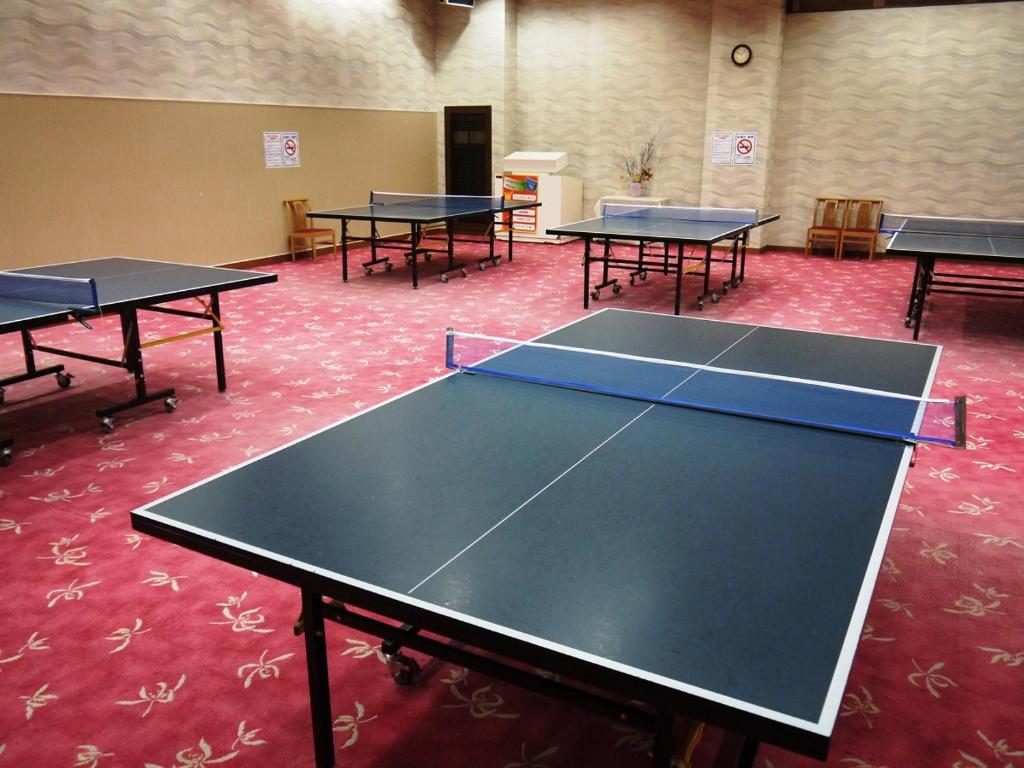 Stolní tenis v ubytování Itoen Hotel Toi nebo okolí