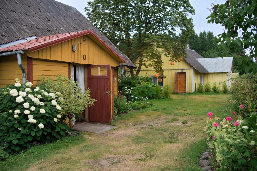 Zahrada ubytování Kihnu Kuraga Homestay