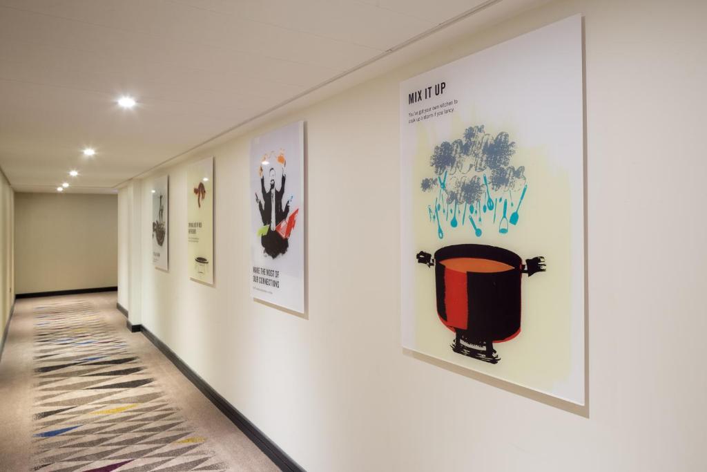 Roomzzz Manchester Victoria - Resim 12