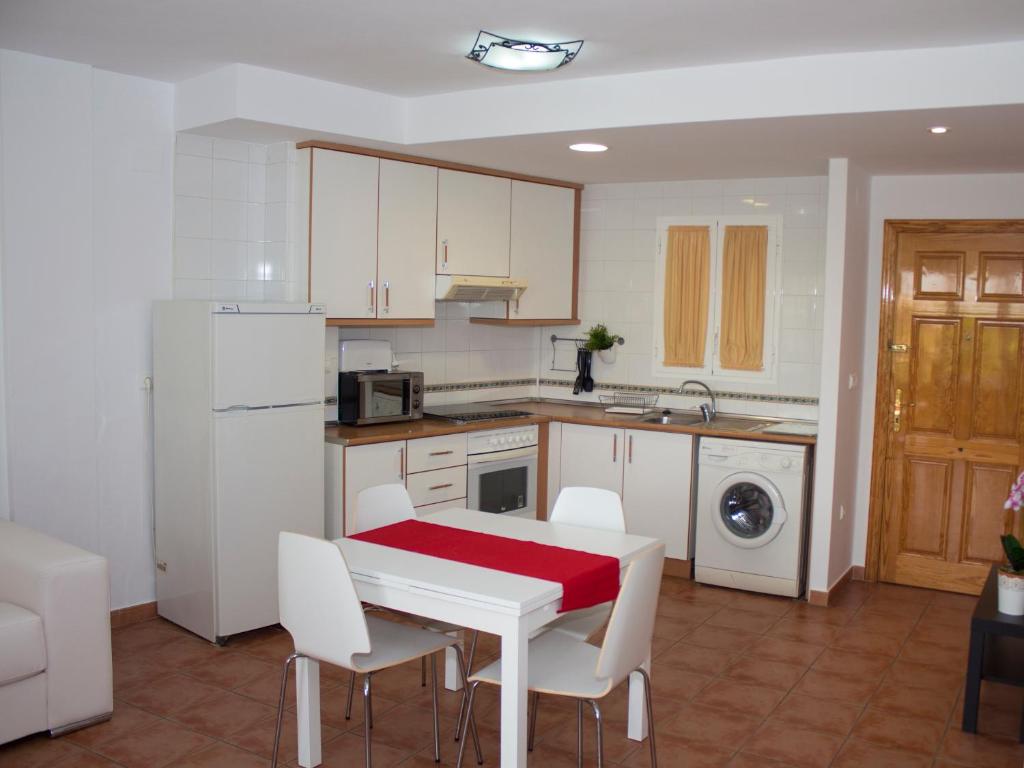 Kitchen o kitchenette sa Feel Your Home