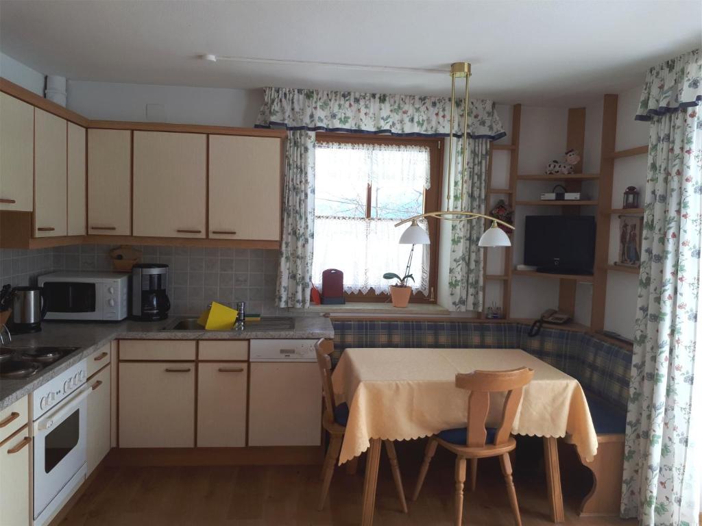 Kuchyňa alebo kuchynka v ubytovaní Gästehaus Jäger