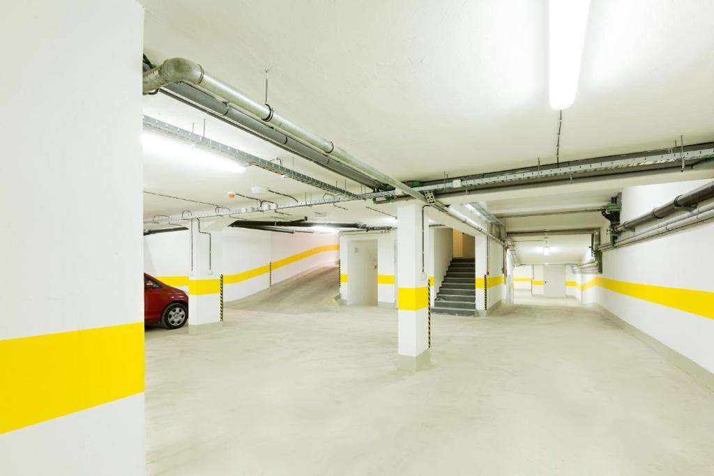 Hotel TESLA - Smart Stay Garni - Resim 45