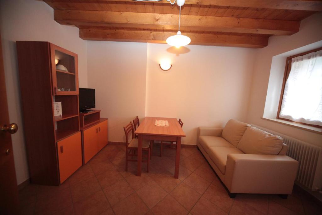 Posezení v ubytování Albergo diffuso Valcellina e Val Vajont in Cimolais