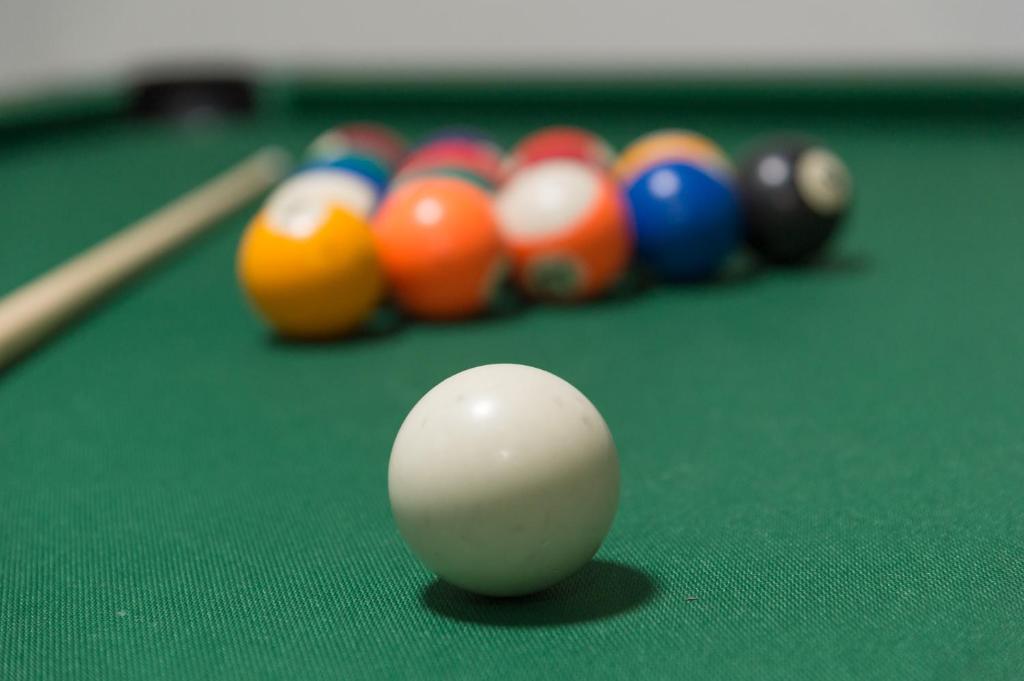 Biliár nebo kulečník v ubytování Hotel Hellweger