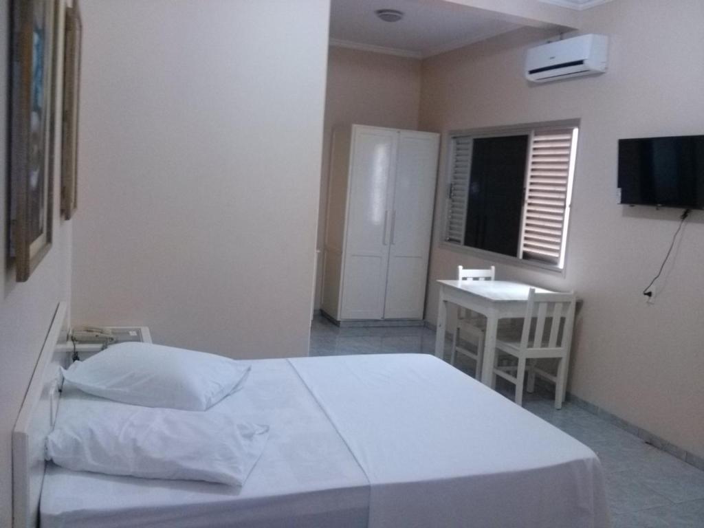  Hotel Marathi Park