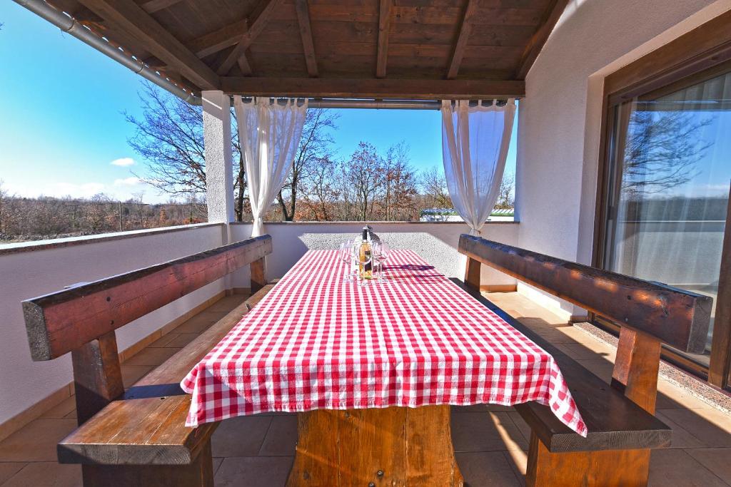 Fotografie z fotogalerie ubytování Apartment Modrusani 1561 v destinaci Žminj