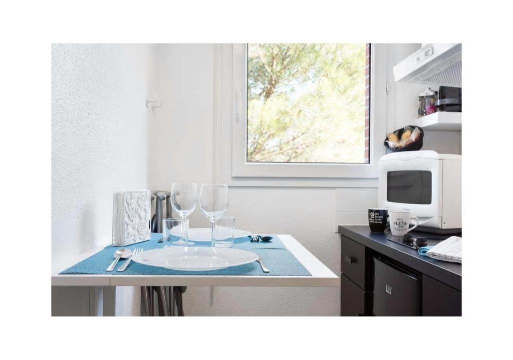 Appartement Contemporain proche Météo, Basso Cambo, EDF, Airbus & Thales - Apartment With Shower
