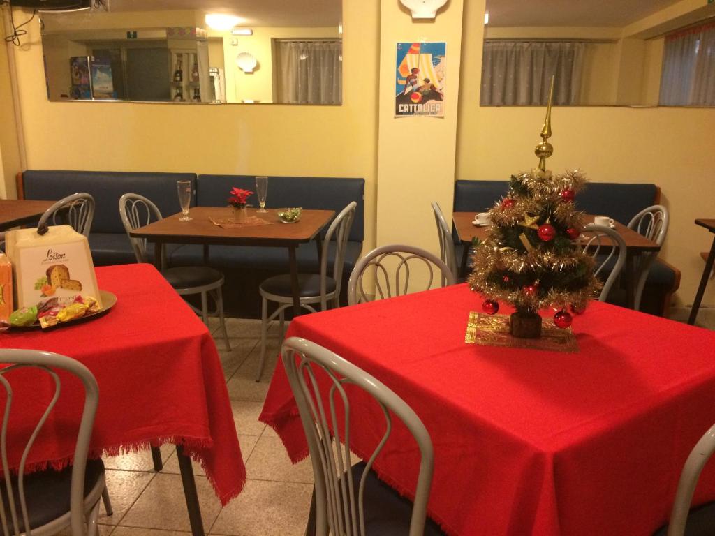 A restaurant or other place to eat at New Prophet
