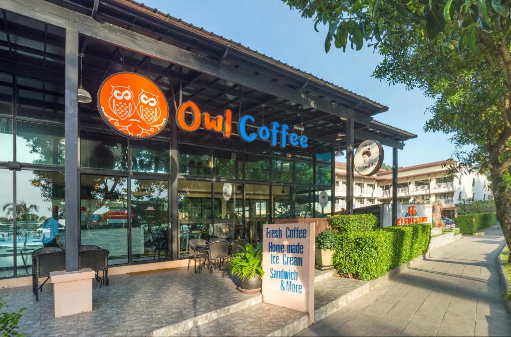 Certifikát, hodnocení, plakát nebo jiný dokument vystavený v ubytování Srisuksant Resort