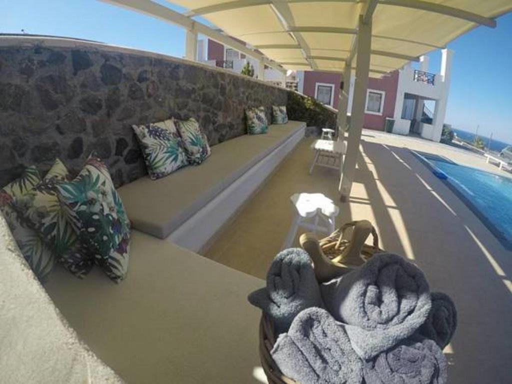 Bazén v ubytování Rose Suites nebo v jeho okolí